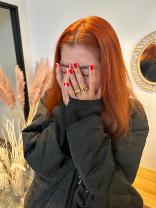 セミロング カラー yuika .のヘアスタイル