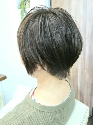 ショート カラー 【大宮】デザイナー Anne 諳 アンのヘアスタイル