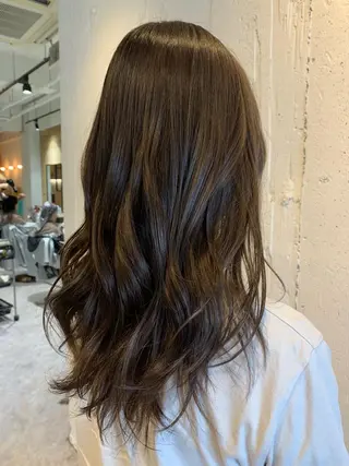 ロング カラー EIGHT 中川原 菜々子のヘアスタイル