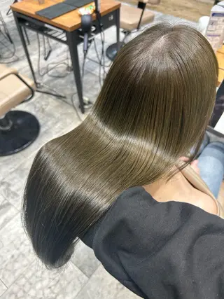カラー 和田 茉日琉のヘアスタイル