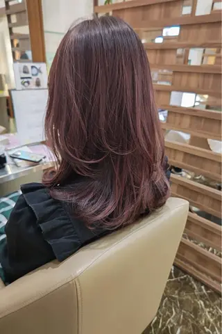 ロング カラー 神田 淳美のヘアスタイル
