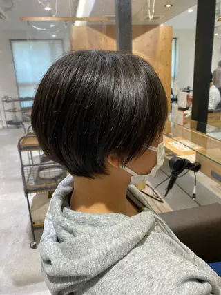 ショート 梅本 彩香のヘアスタイル