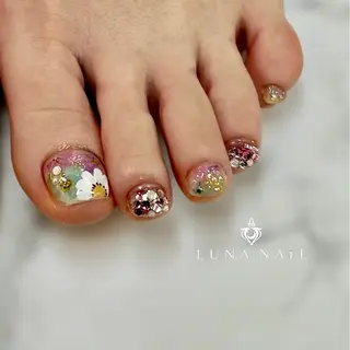 ネイル アトリエ　ミモザ所属・いまむら あかりのネイルデザイン