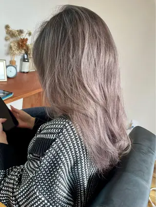 ロング カラー 髪質改善ｶﾗｰ ｹｱﾌﾞﾘｰﾁ/ﾀﾑのヘアスタイル