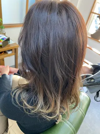 ロング 永沼 真依のヘアスタイル