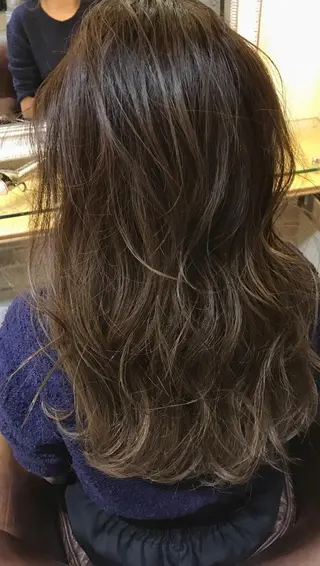 セミロング カラー LOST CITY 横浜所属・🪐脱白髪染め 🪐松尾菜々美のヘアスタイル