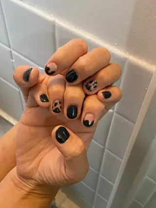 ネイル ♱˖⁺ 𝒎𝒐𝒑𝒊 ⁺のネイルデザイン