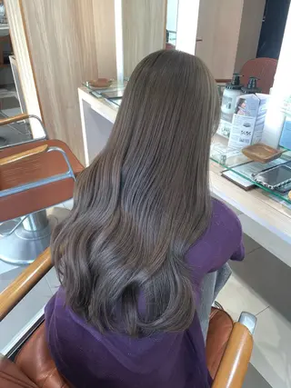 ロング カラー 青沼夏未/オリーブ/ 寒色カラーのヘアスタイル