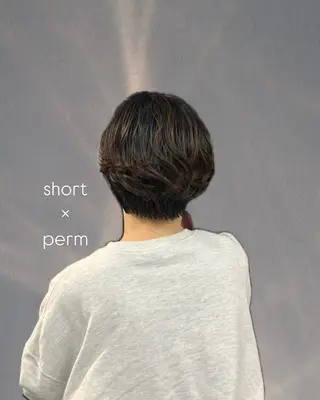 ショート パーマ INORI|艶カラ ー|フェイスレイヤーのヘアスタイル
