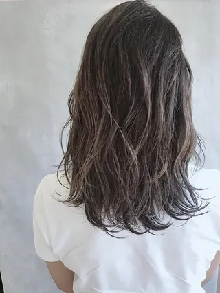 ミディアム カラー MOU namba ムウナンバのヘアスタイル