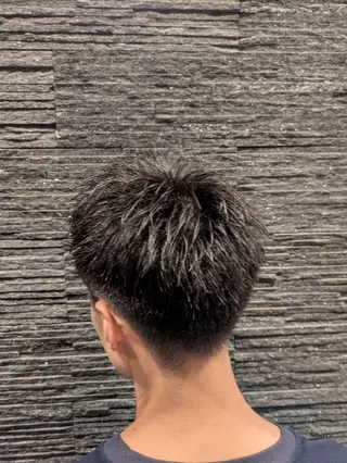 ショート 髙司 哲伸のヘアスタイル
