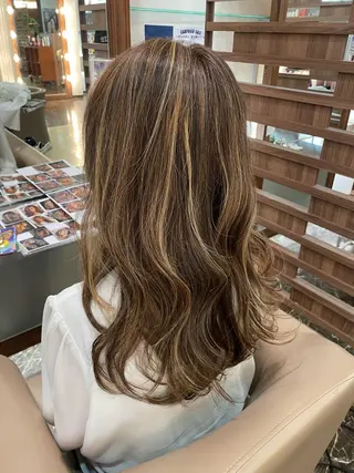 ロング カラー 神田 淳美のヘアスタイル