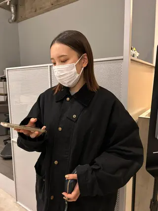 ミディアム カラー 津葉井 麗奈のヘアスタイル