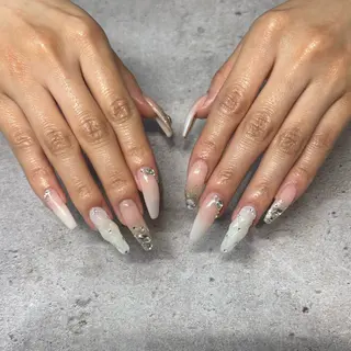 ネイル Bianca浦和🍀 suminaのネイルデザイン