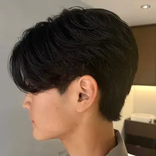 メンズ Hiroki/韓国 センターパートのヘアスタイル
