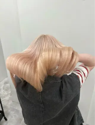 セミロング カラー ヘアアレンジ SHIAN八王子所属・SHIAN 八王子 🍑すずかのヘアスタイル