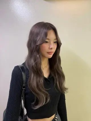 ロング カラー 相澤 彩美のヘアスタイル