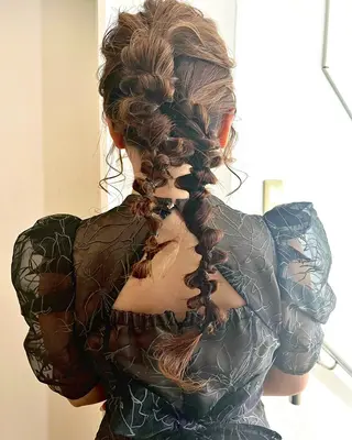 ロング カラー ヘアアレンジ ツキノキ ミナのヘアスタイル