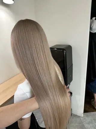 ロング カラー 難波ブリーチカラー 伊藤洋輝のヘアスタイル