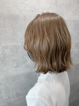 ショート カラー _WHITE 天神店 YUMEKA🐻のヘアスタイル