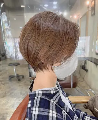 ショート カラー パーマ ヘアアレンジ キッズ ネイル マツエク・マツパ アイブロウ 髪質改善✨ハツメイ オグ✂️のヘアスタイル