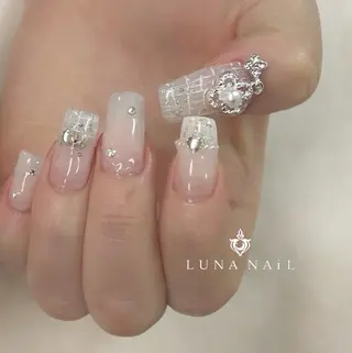 ネイル アトリエ　ミモザ所属・いまむら あかりのネイルデザイン