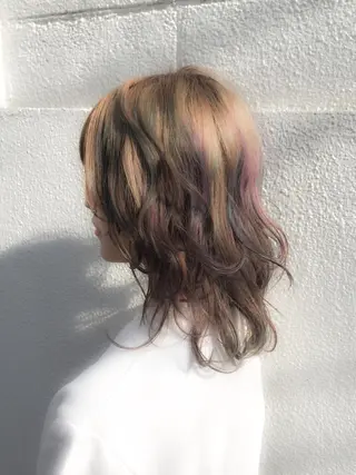 ミディアム カラー ホワイト&レイヤーカ ットエクステ長畠俊輔のヘアスタイル