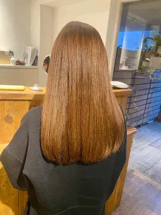 ロング BELLA TOMOMIのヘアスタイル