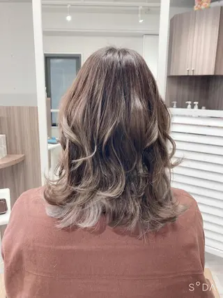 ミディアム カラー ミルミー美容室所属・🦄💒💓齎藤 七海子🦄💒💓のマツエク・マツパデザイン