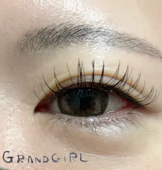 マツエク・マツパ GRANDGIRL所属・ヨシダ セリナのマツエク・マツパデザイン