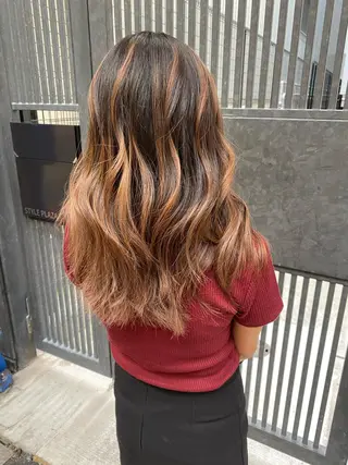 セミロング ケリーズグリーン所属・ボブ/艶ハイトーン 森田/嵩士のヘアスタイル