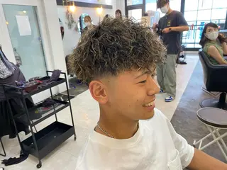 ショート パーマ メンズ 泰成/メンズ特化/ フェード/ツイスパのヘアスタイル