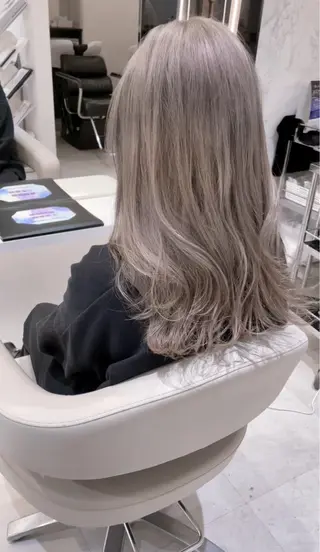 セミロング ☆ハイトーン口コミ◎ WiLL/京橋のヘアスタイル