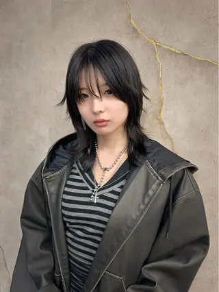 ミディアム 伊藤 結愛のヘアスタイル