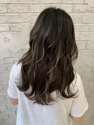 セミロング 🇺🇸ハイライト特 化美容師🇺🇸漆沢のヘアスタイル