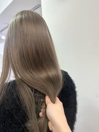 ロング tonari所属・透明感カラー/中崎町 fukaのヘアスタイル