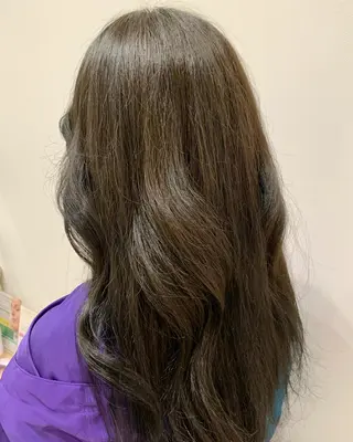 カラー 田中 陵のヘアスタイル