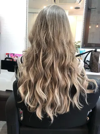 セミロング 100%高級人毛使用 LANIUMEDAのヘアスタイル