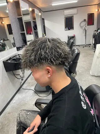 パーマ メンズ メンズ専門店 BORDOのヘアスタイル
