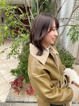 ミディアム カラー 松尾 遥花のヘアスタイル