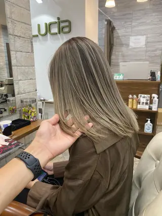 ミディアム カラー パーマ ヘアアレンジ メンズ キッズ ネイル マツエク・マツパ ハイライト、レイヤー カット/西梅田/中西のヘアスタイル
