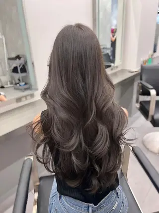 セミロング カラー eve🐰束間まつ毛 /透明感カラーのヘアスタイル