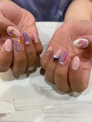 ネイル 藤井 里緒奈のネイルデザイン