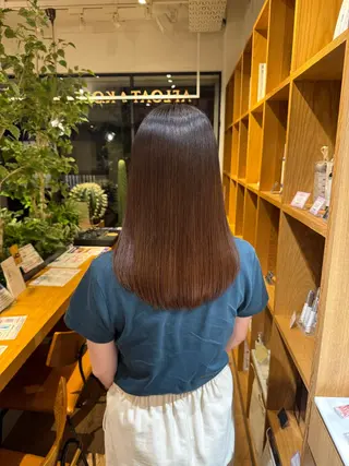 セミロング afloatkobe所属・美髪/髪質改善 川口凌弥のヘアスタイル