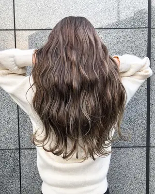 ロング カラー REVE所属・TAKU 美容師のヘアスタイル