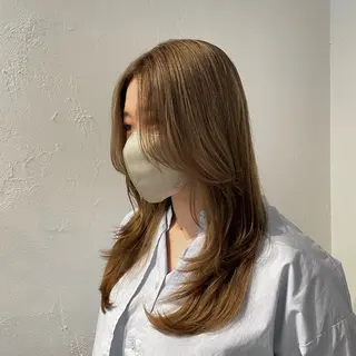 ロング カラー ヘアアレンジ mina / 透明感ベージュカラーのヘアスタイル