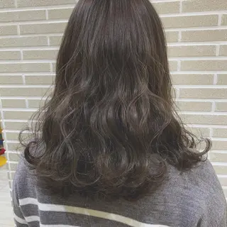 ミディアム 潟上 菜摘のヘアスタイル