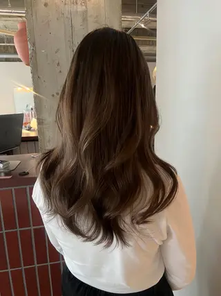 カラー 伊藤 美咲のヘアスタイル