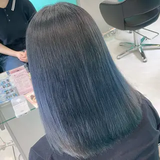 ミディアム カラー 艶/透明感 🫧カラーのヘアスタイル