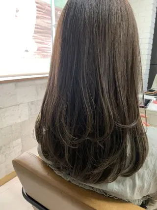 ロング 山下 有美のヘアスタイル